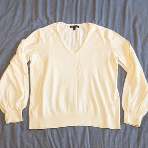 Banana Republic cream sweater. SzL. Worn once. Like new.